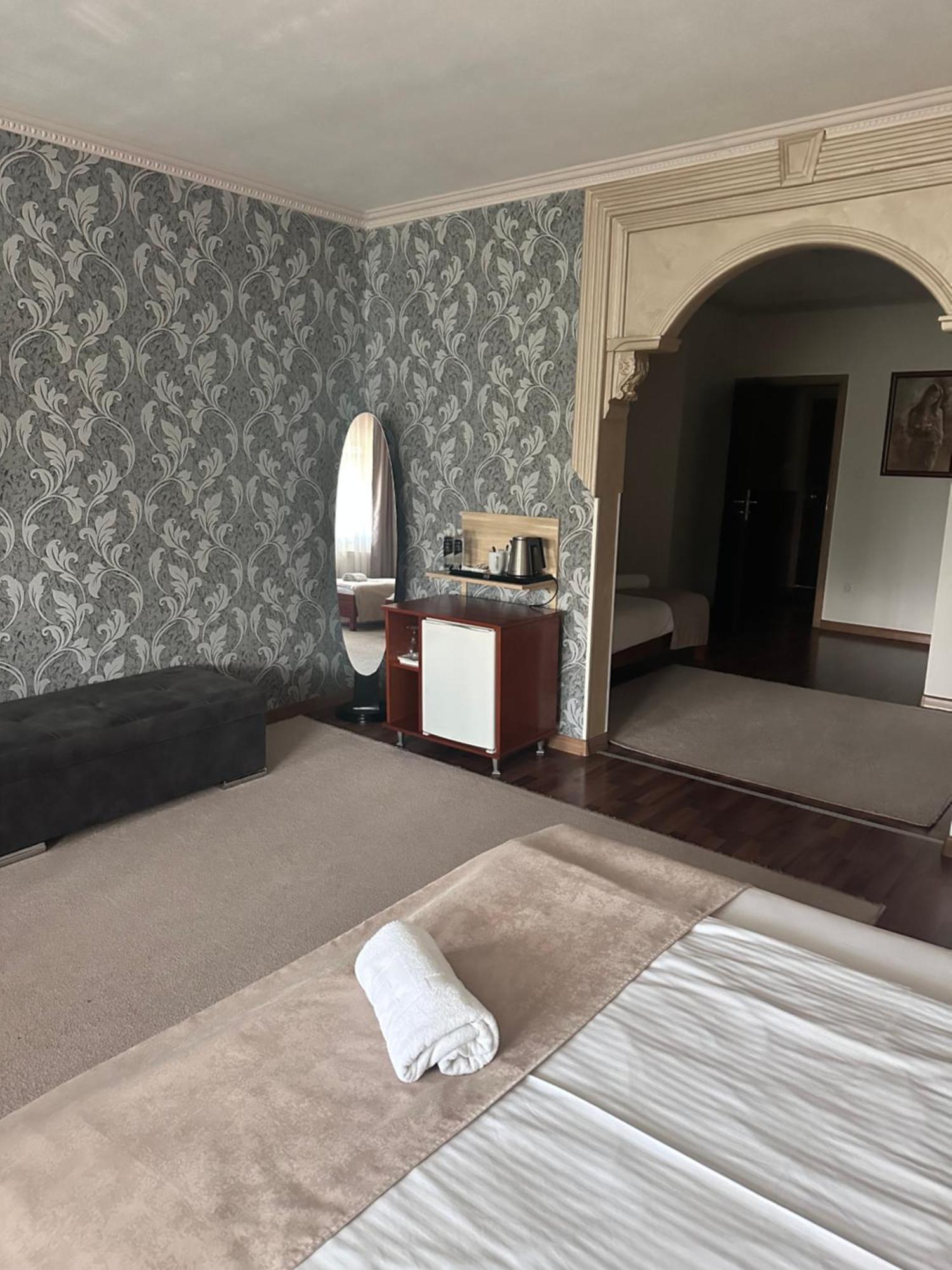 Hotel New Milenium Lukavac 외부 사진