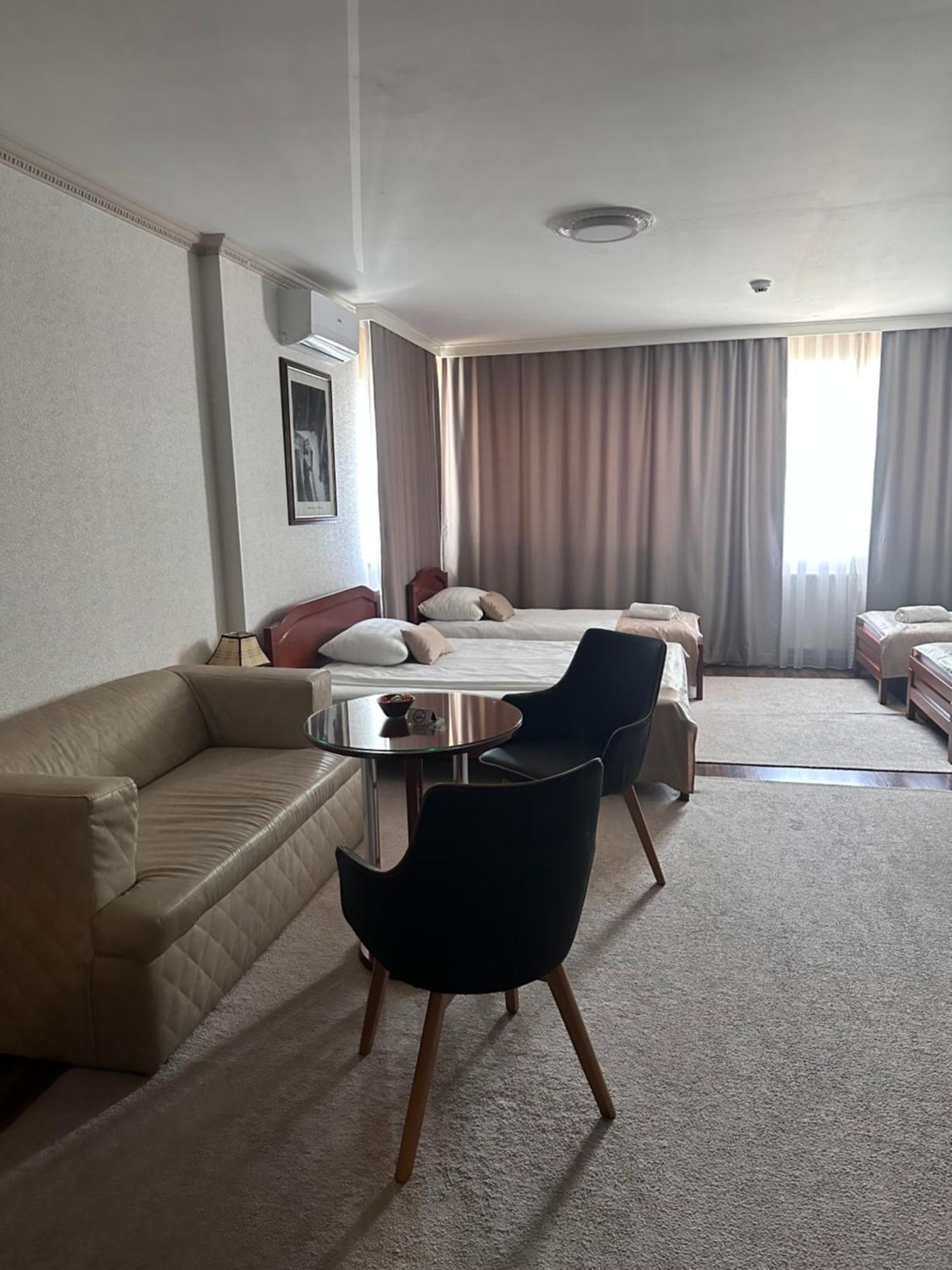 Hotel New Milenium Lukavac 외부 사진
