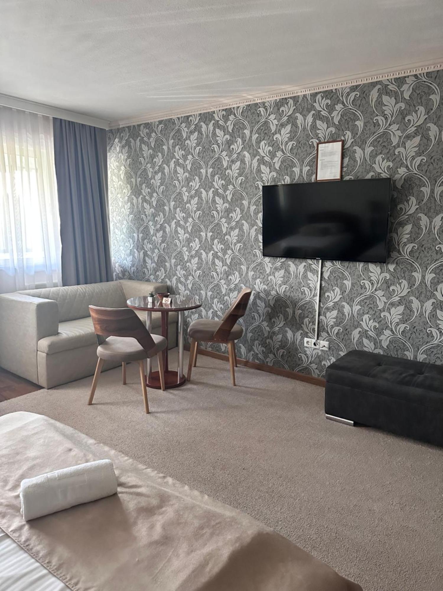 Hotel New Milenium Lukavac 외부 사진