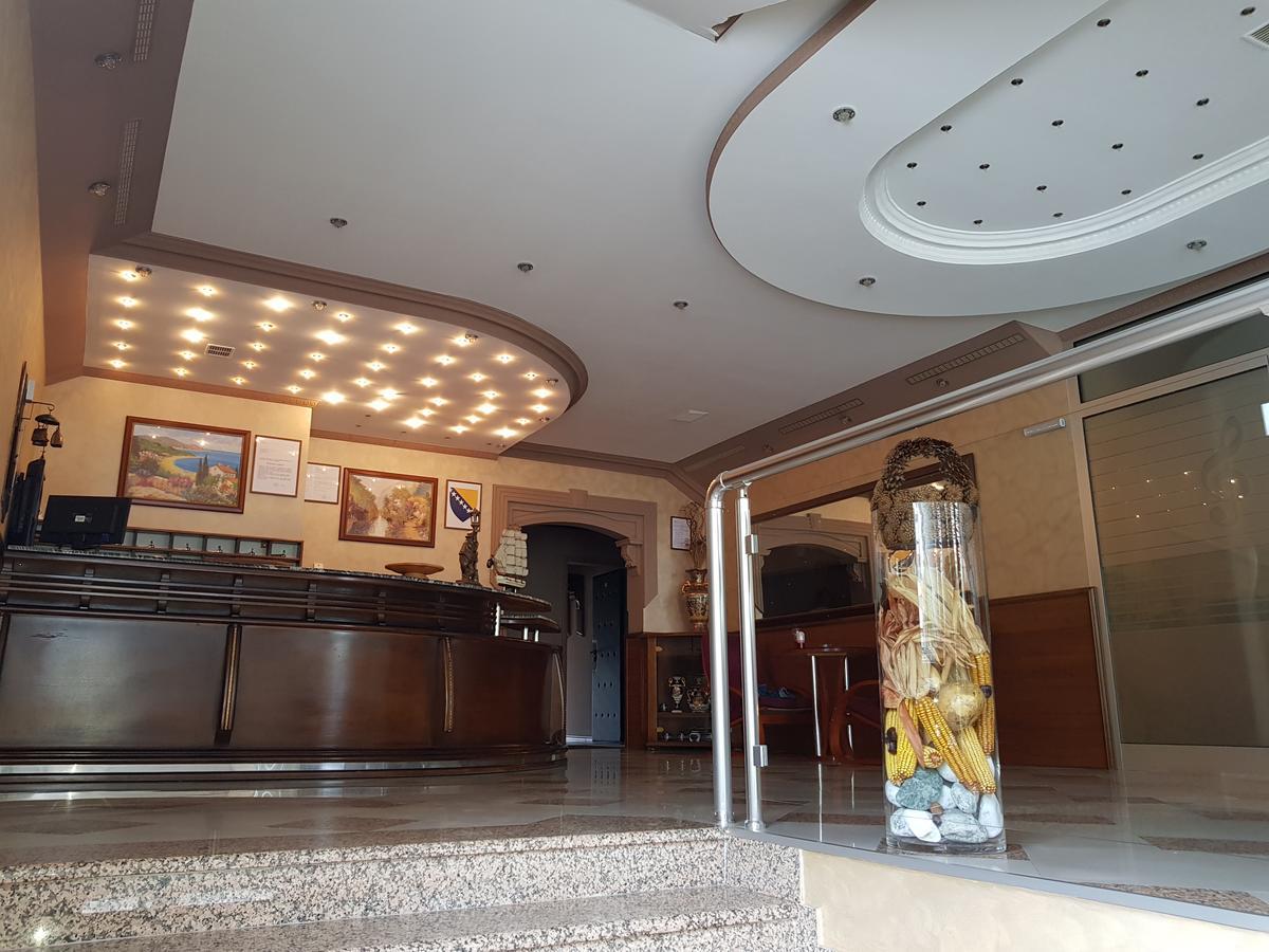 Hotel New Milenium Lukavac 외부 사진