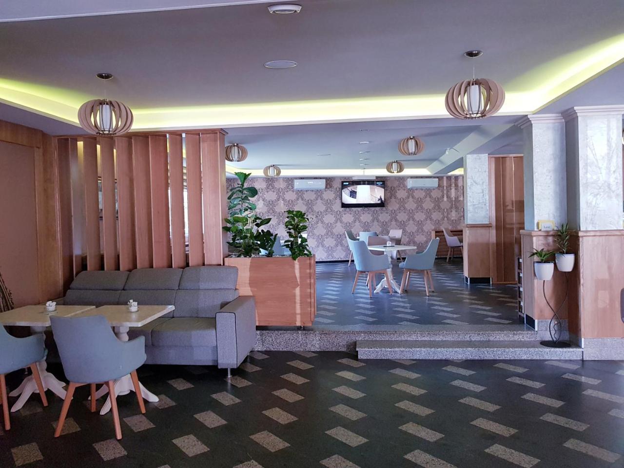Hotel New Milenium Lukavac 외부 사진